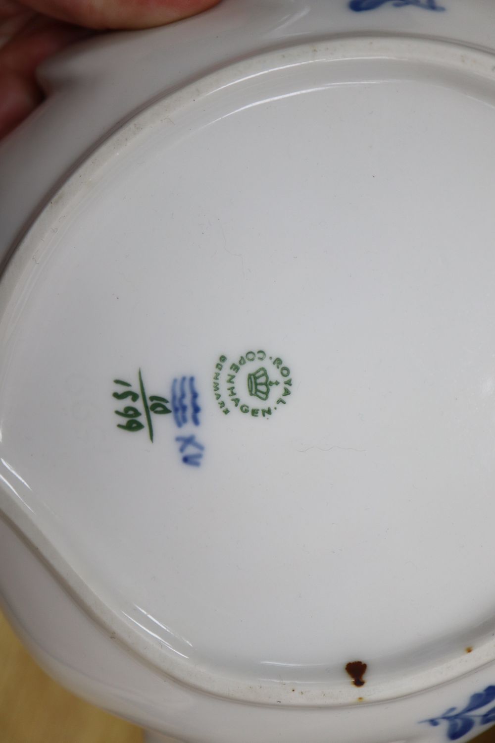 A Royal Copenhagen part dinner service, leaf dish and two cups and saucers 80